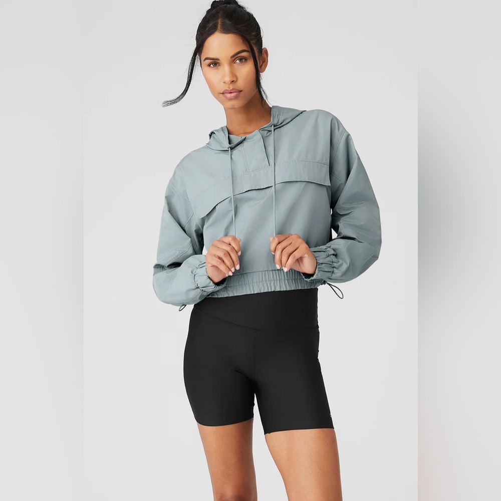 ALO Yoga Cropped Hooded Windbreaker Jacket in Sage Green